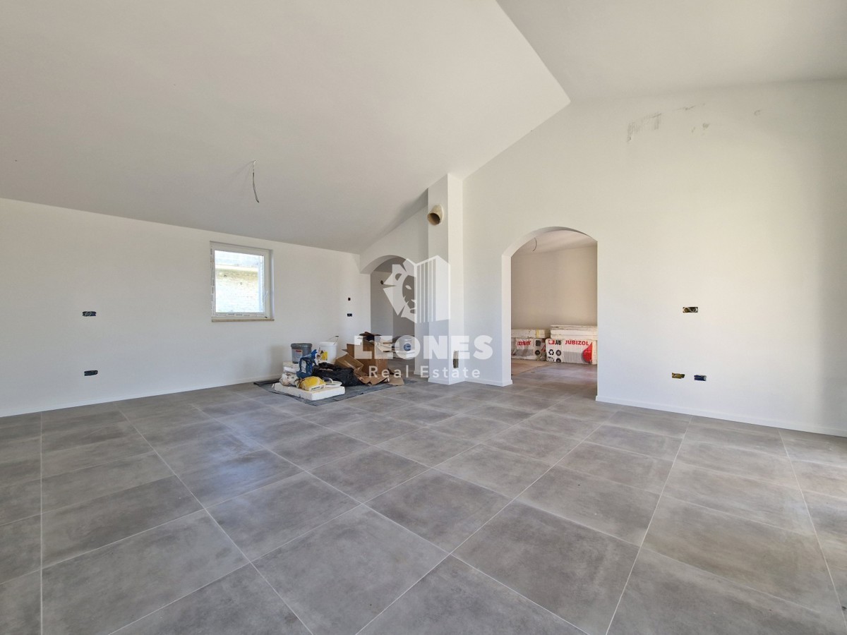 Casa con piscina vicino a Buie