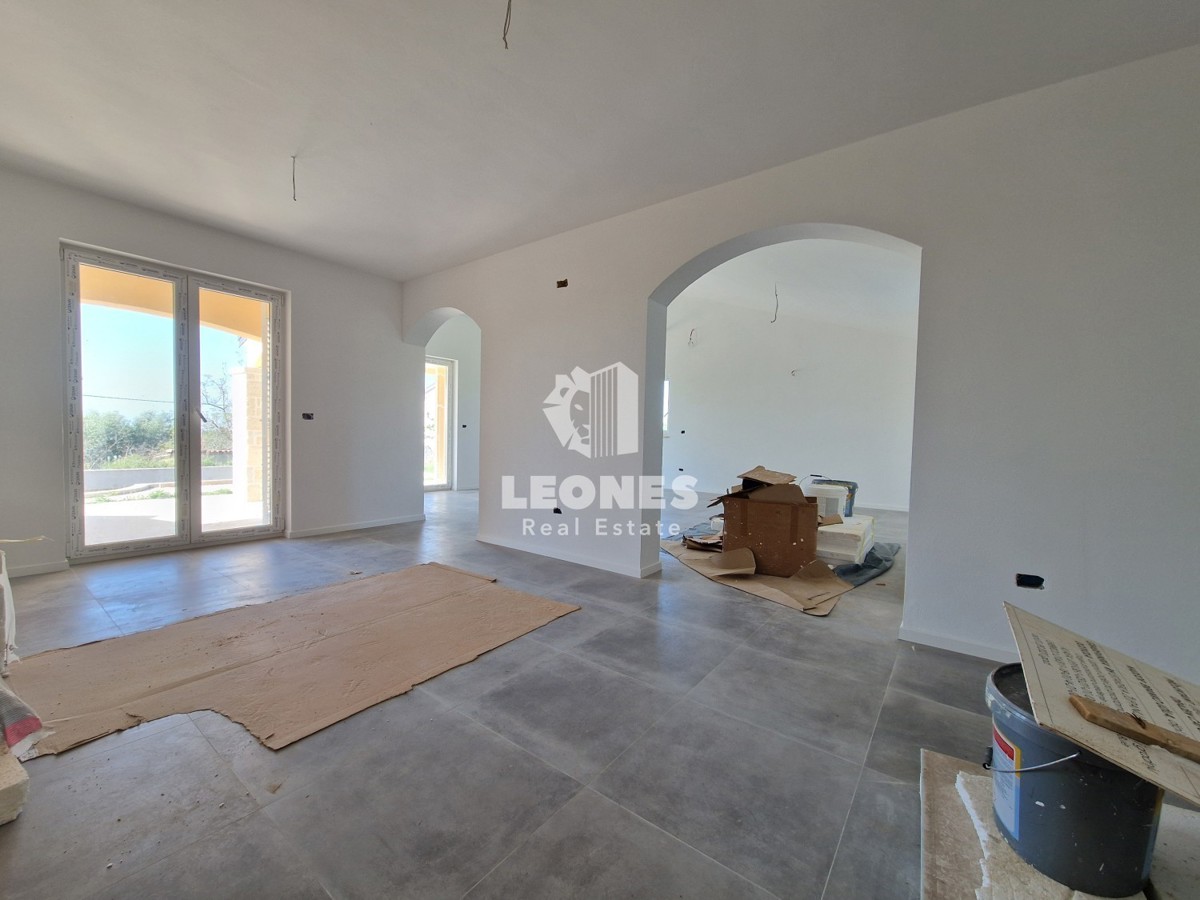 Casa con piscina vicino a Buie