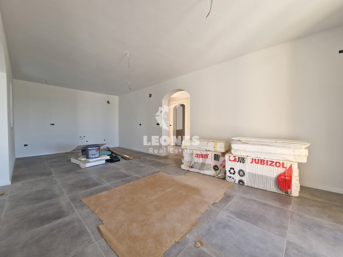 Casa con piscina vicino a Buie