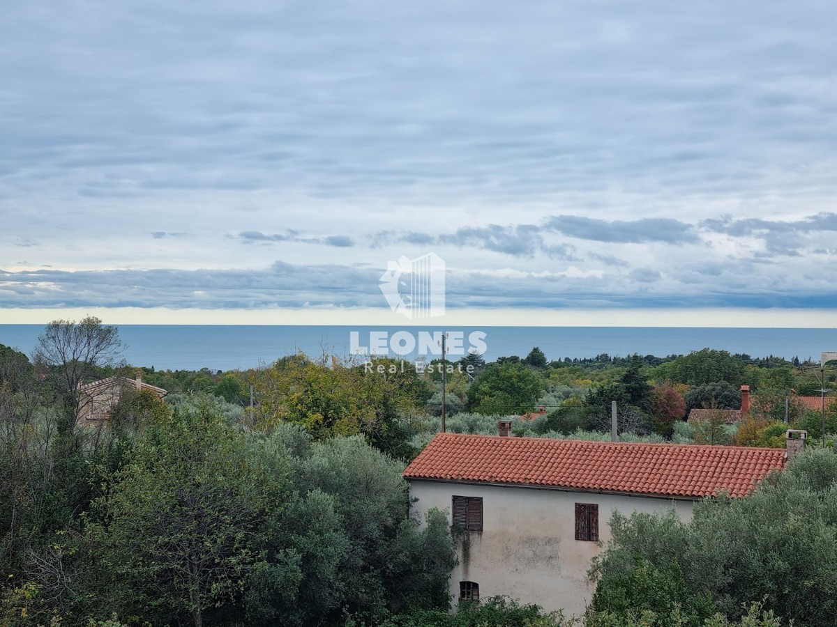 Un meraviglioso appartamento in un'ottima posizione con vista sul mare a Parenzo