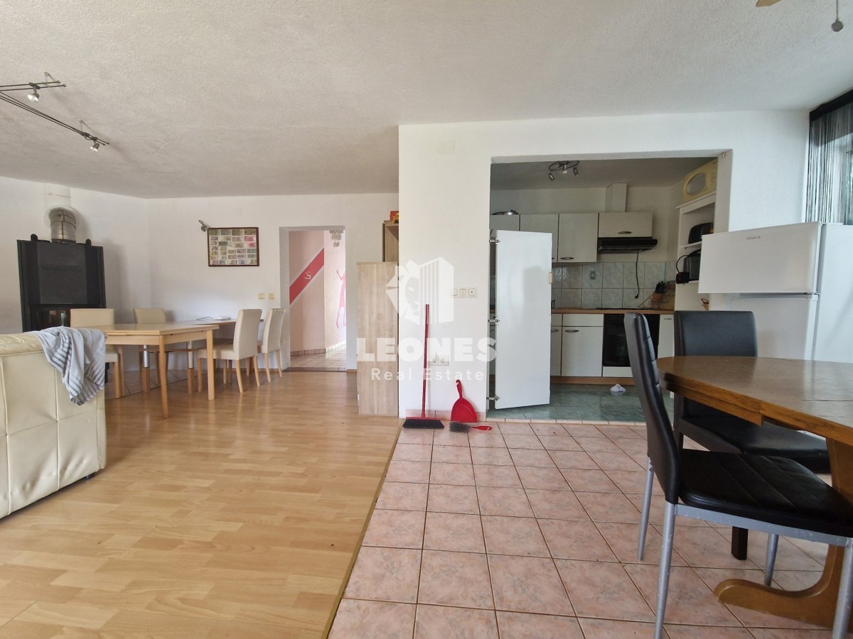 Casa con ampio giardino e una piscina ai dintorni di Buje - Buie