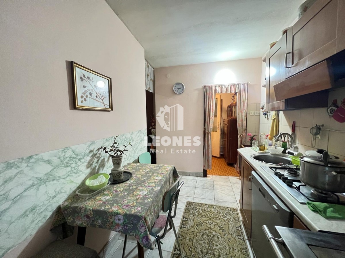 Una casa con cortile nel pieno centro di Buja