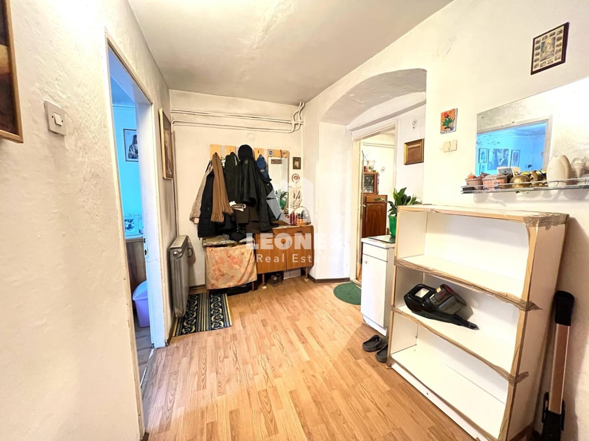 Una casa con cortile nel pieno centro di Buja