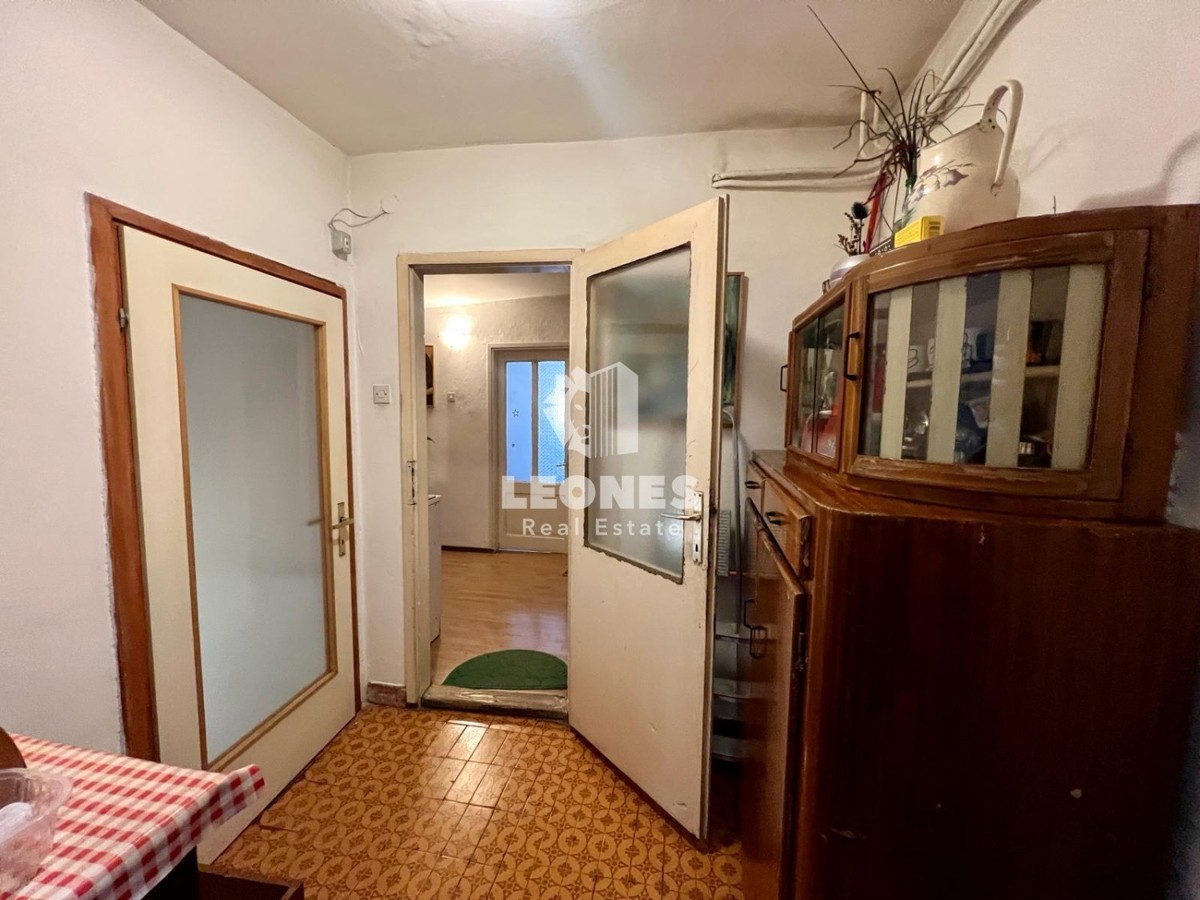 Una casa con cortile nel pieno centro di Buja