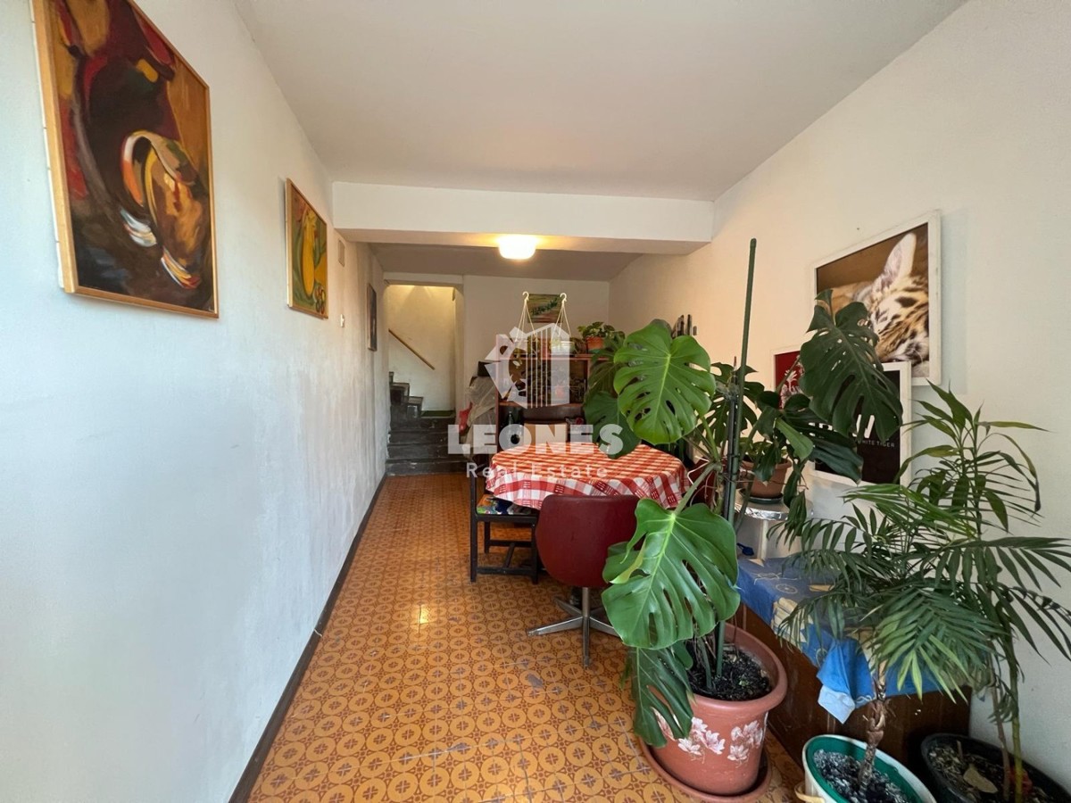 Una casa con cortile nel pieno centro di Buja