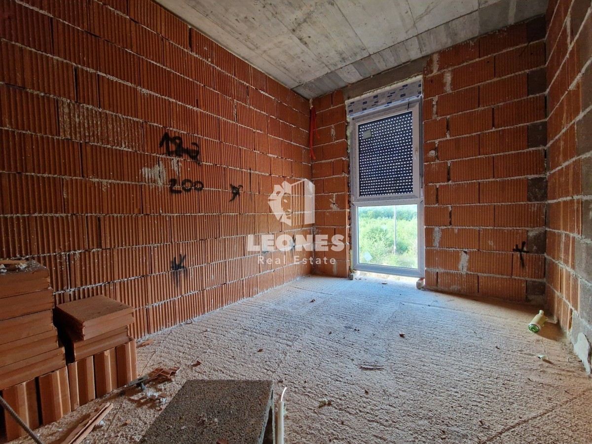 Casa bifamiliare con piscina vicino a Buie, Kaštel