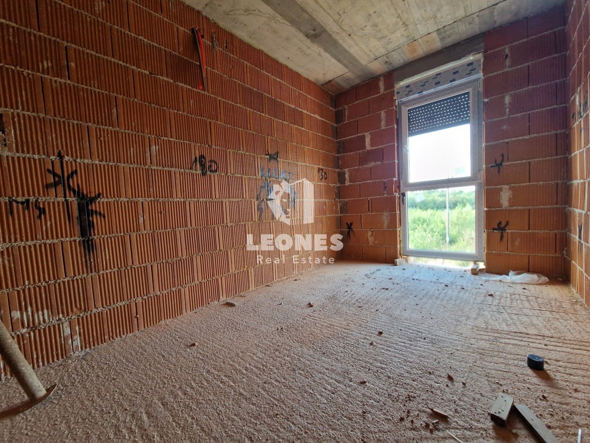Casa bifamiliare con piscina vicino a Buie, Kaštel