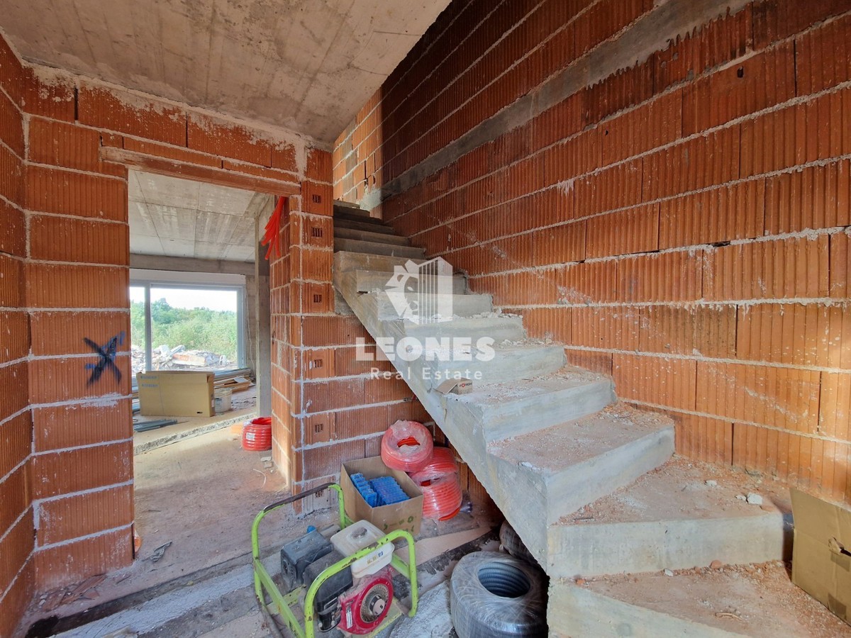 Casa bifamiliare con piscina vicino a Buie, Kaštel