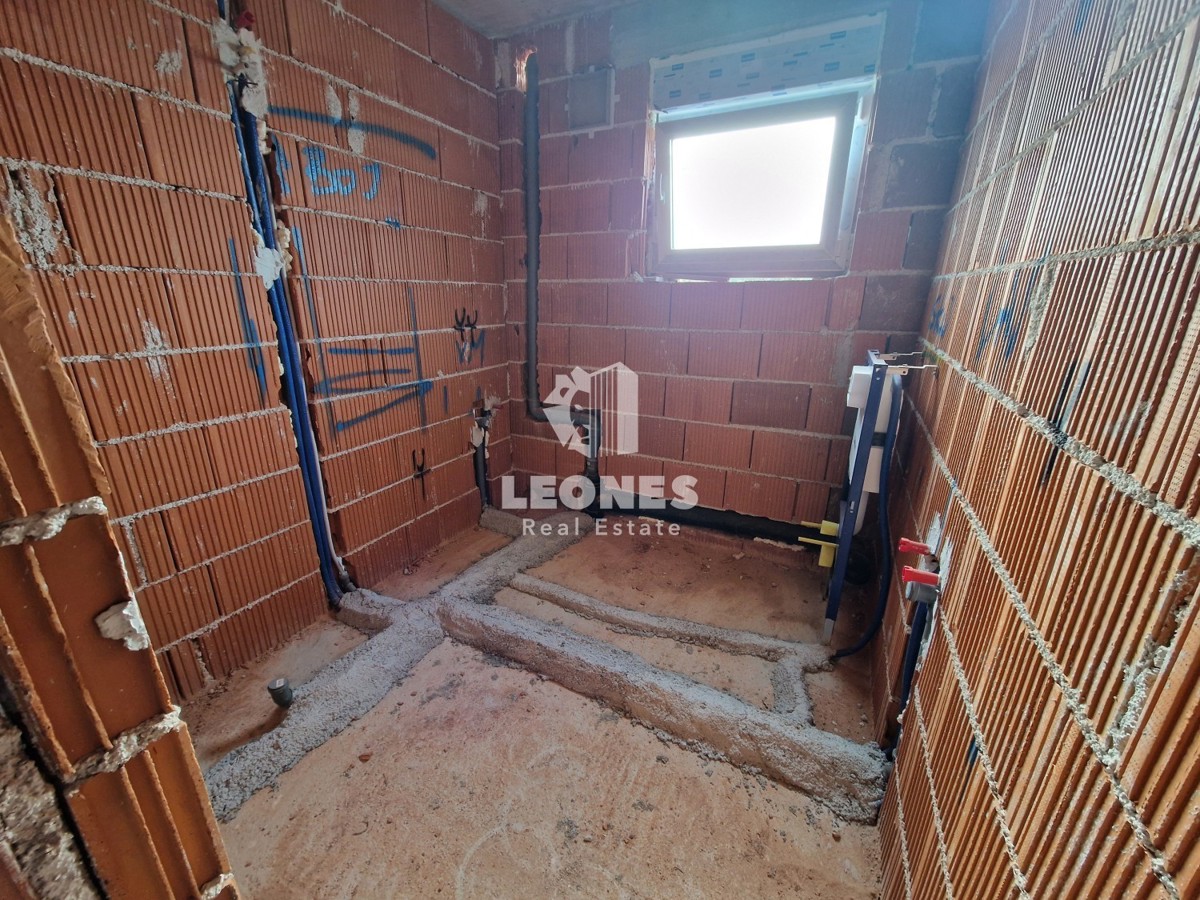 Casa bifamiliare con piscina vicino a Buie, Kaštel