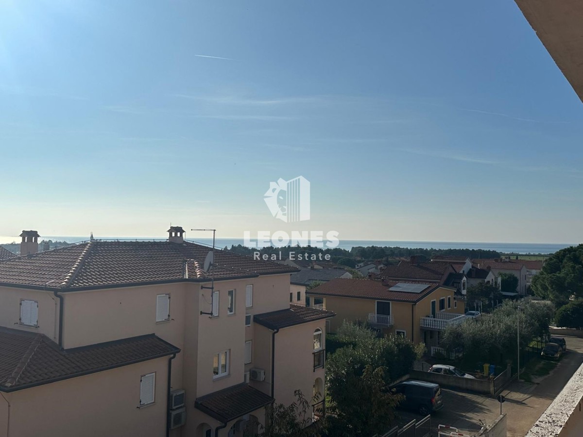 Appartamento al primo piano con incantevole vista sul mare a Cittanova