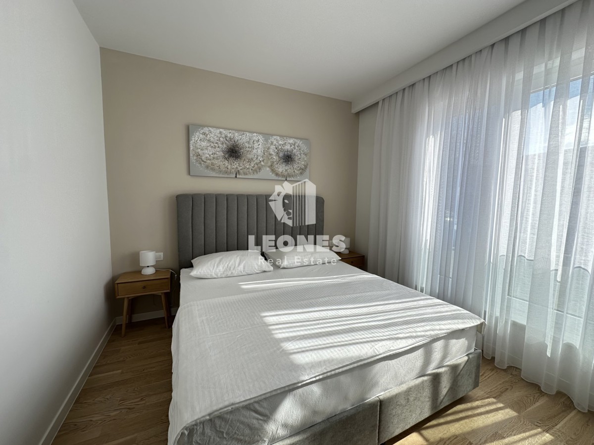 Appartamento di qualità su due piani con vista sul mare e piscina a Torre