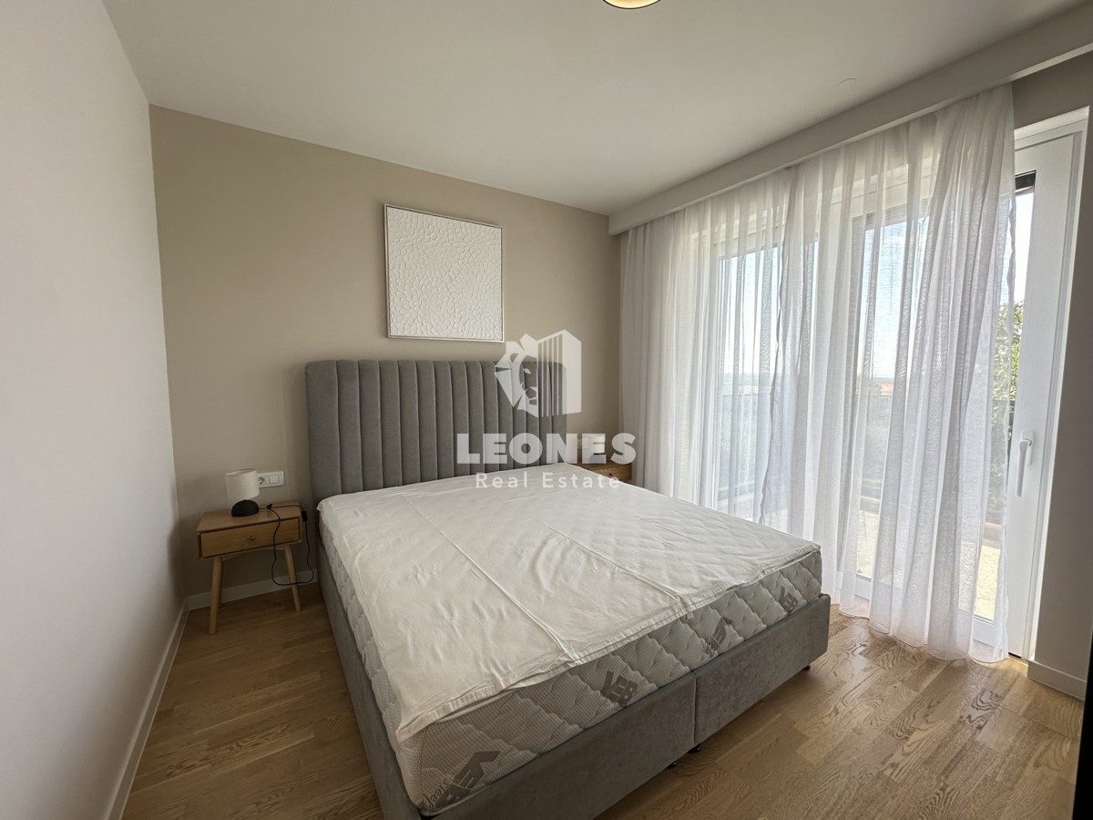 Appartamento di qualità su due piani con vista sul mare e piscina a Torre