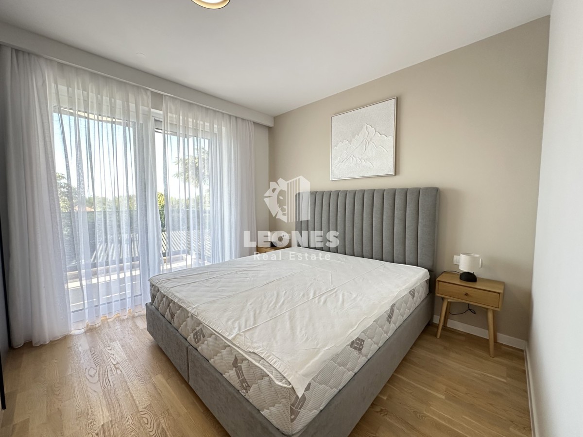 Appartamento di qualità su due piani con vista sul mare e piscina a Torre