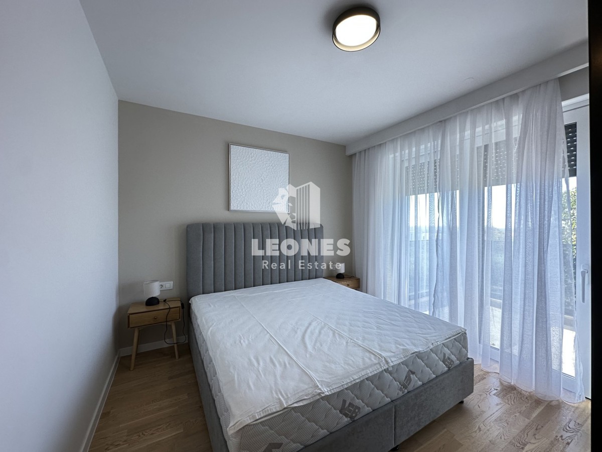 Appartamento di qualità su due piani con vista sul mare e piscina a Torre