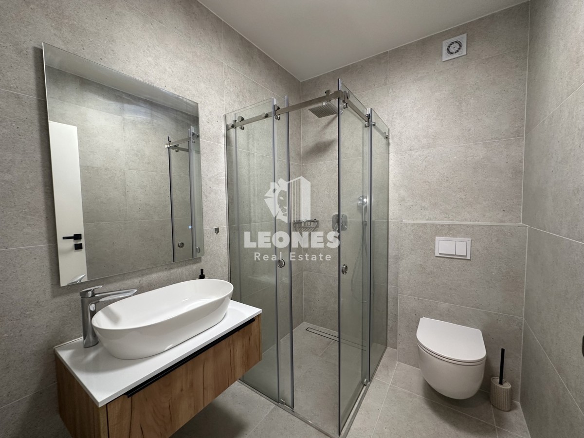 Appartamento di qualità su due piani con vista sul mare e piscina a Torre