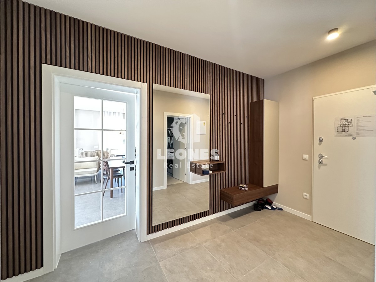 Appartamento di qualità su due piani con vista sul mare e piscina a Torre