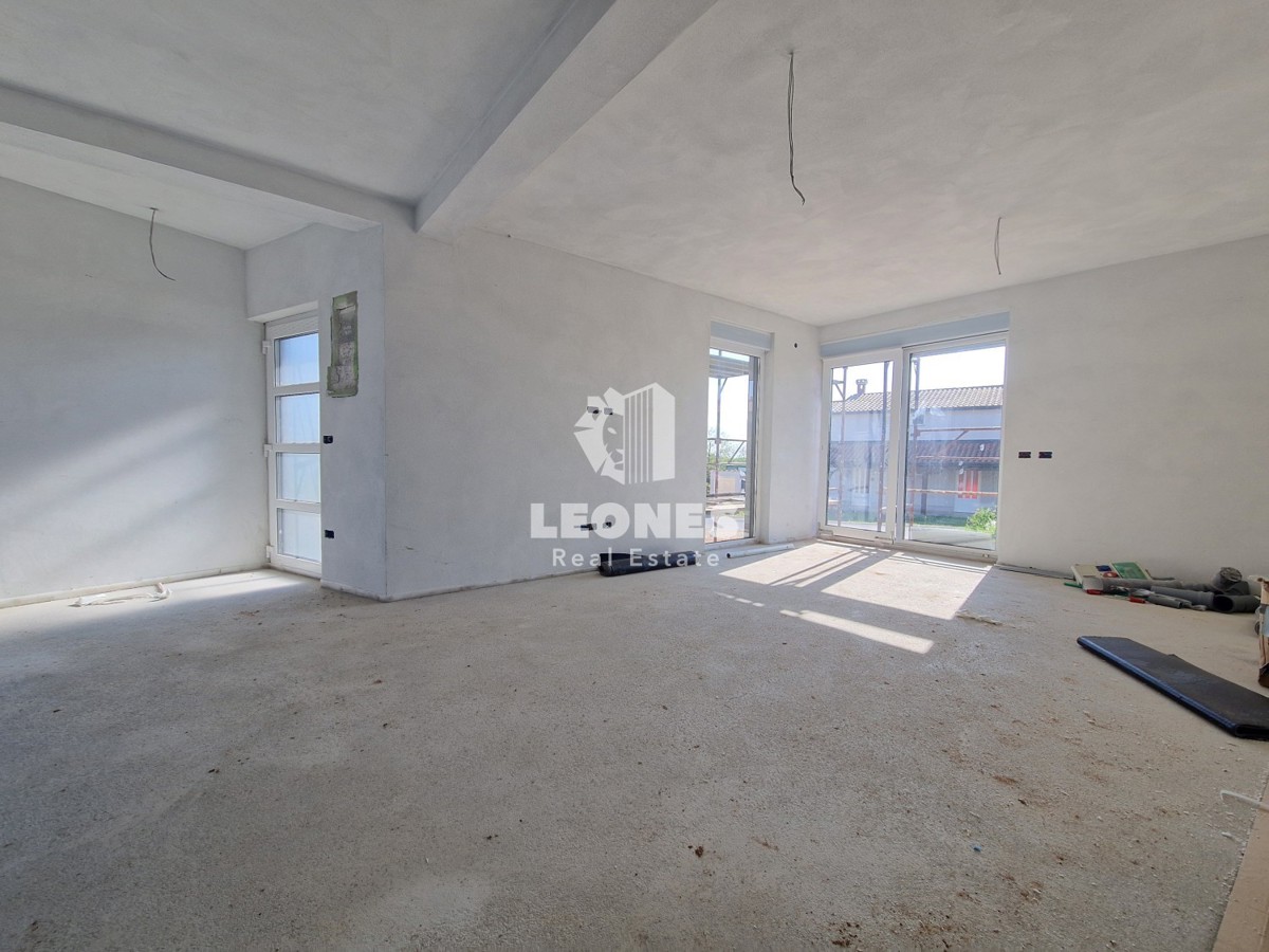 Graziosa casa bifamiliare con vista mare e piscina nei pressi di Umag - Umago