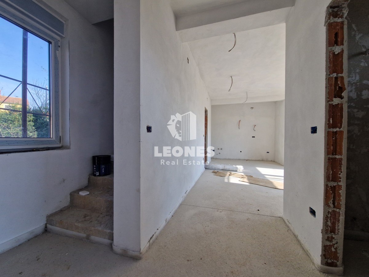 Graziosa casa bifamiliare con vista mare e piscina nei pressi di Umag - Umago