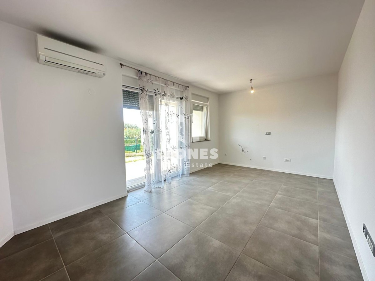 Appartamento al mare con giardino in posizione attraente a Cittanova