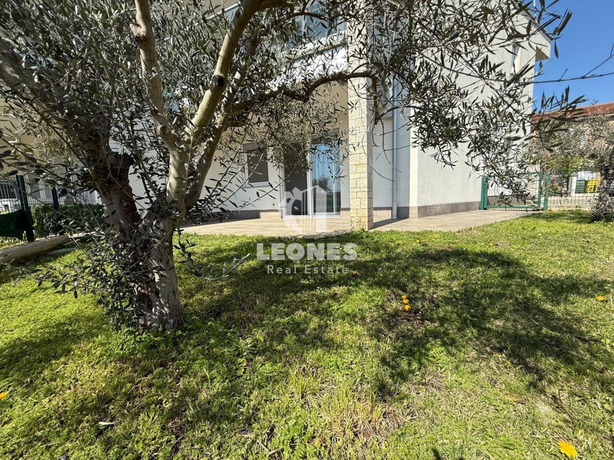 Appartamento al mare con giardino in posizione attraente a Cittanova