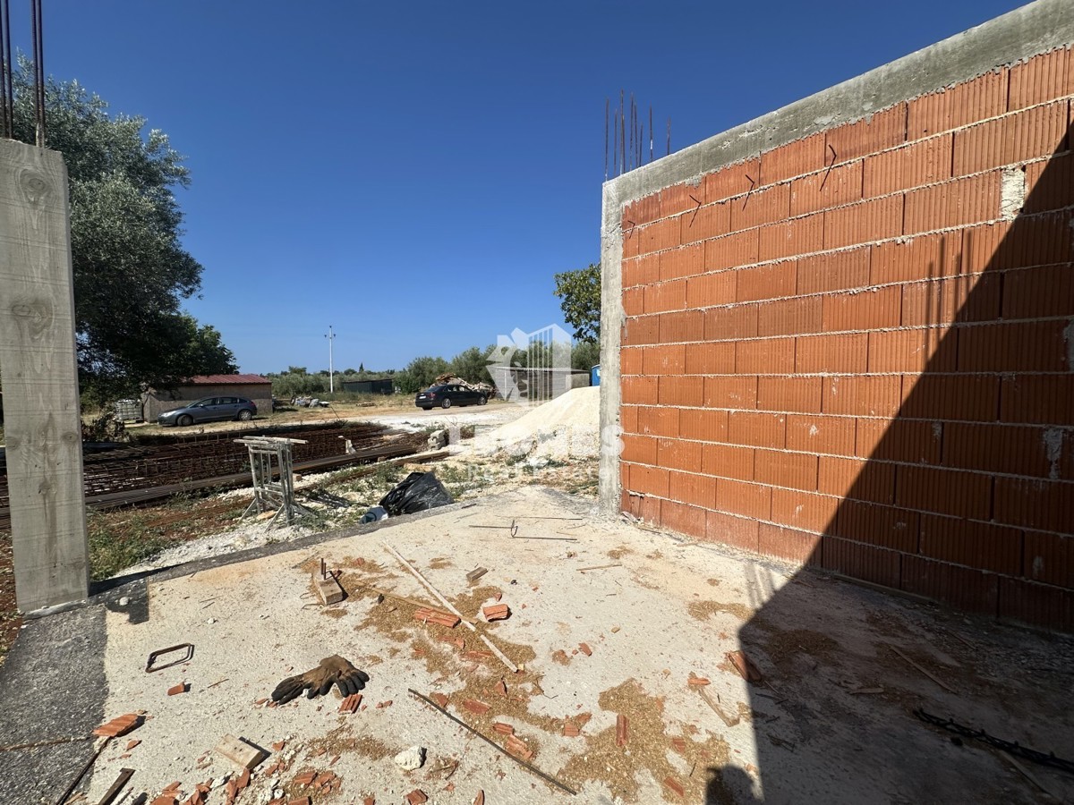 Casa moderna con piscina in posizione tranquilla a Cittanova