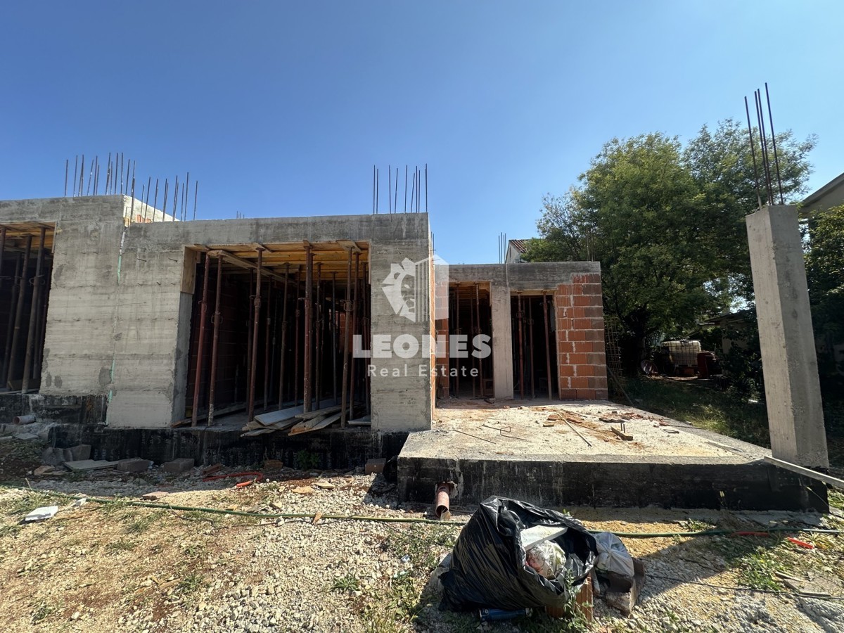 Casa moderna con piscina in posizione tranquilla a Cittanova