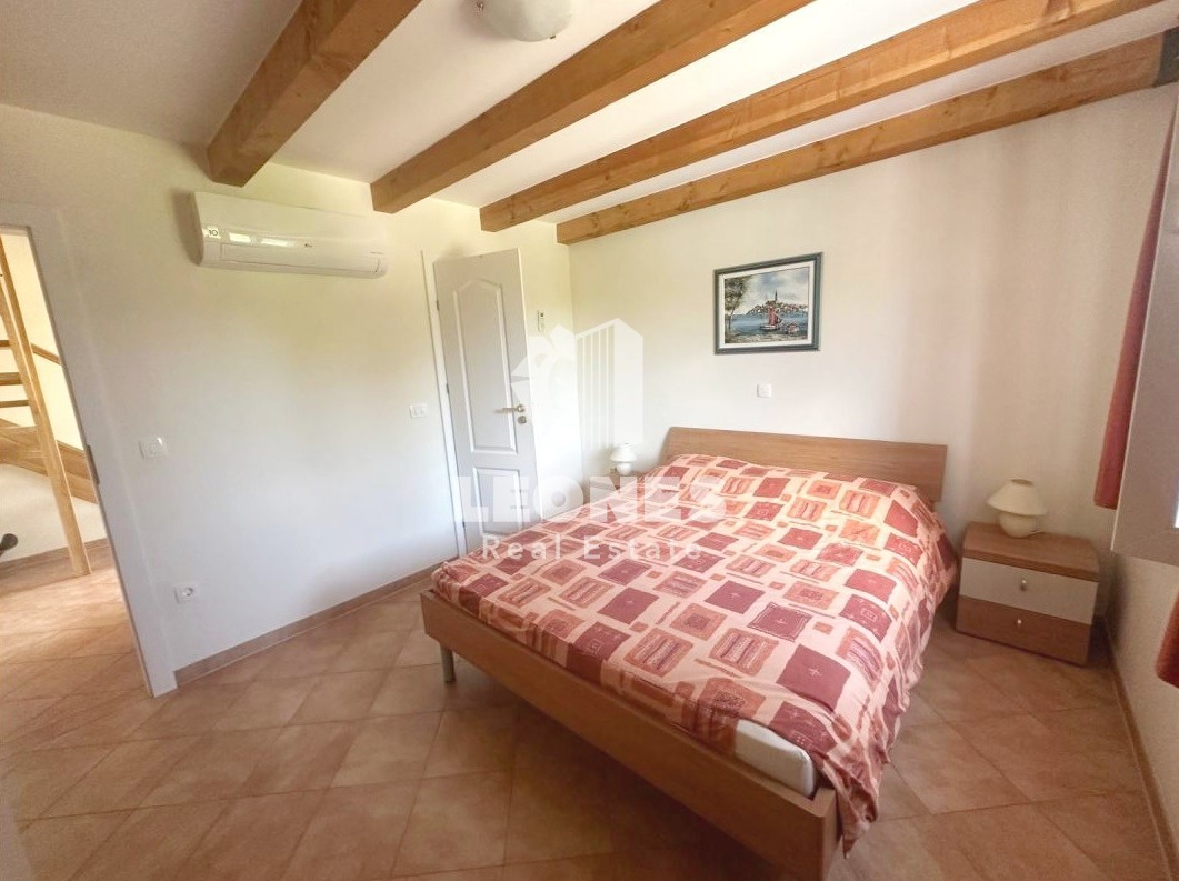 Casa bifamiliare con piscina vicino a Parenzo - Kaštelir