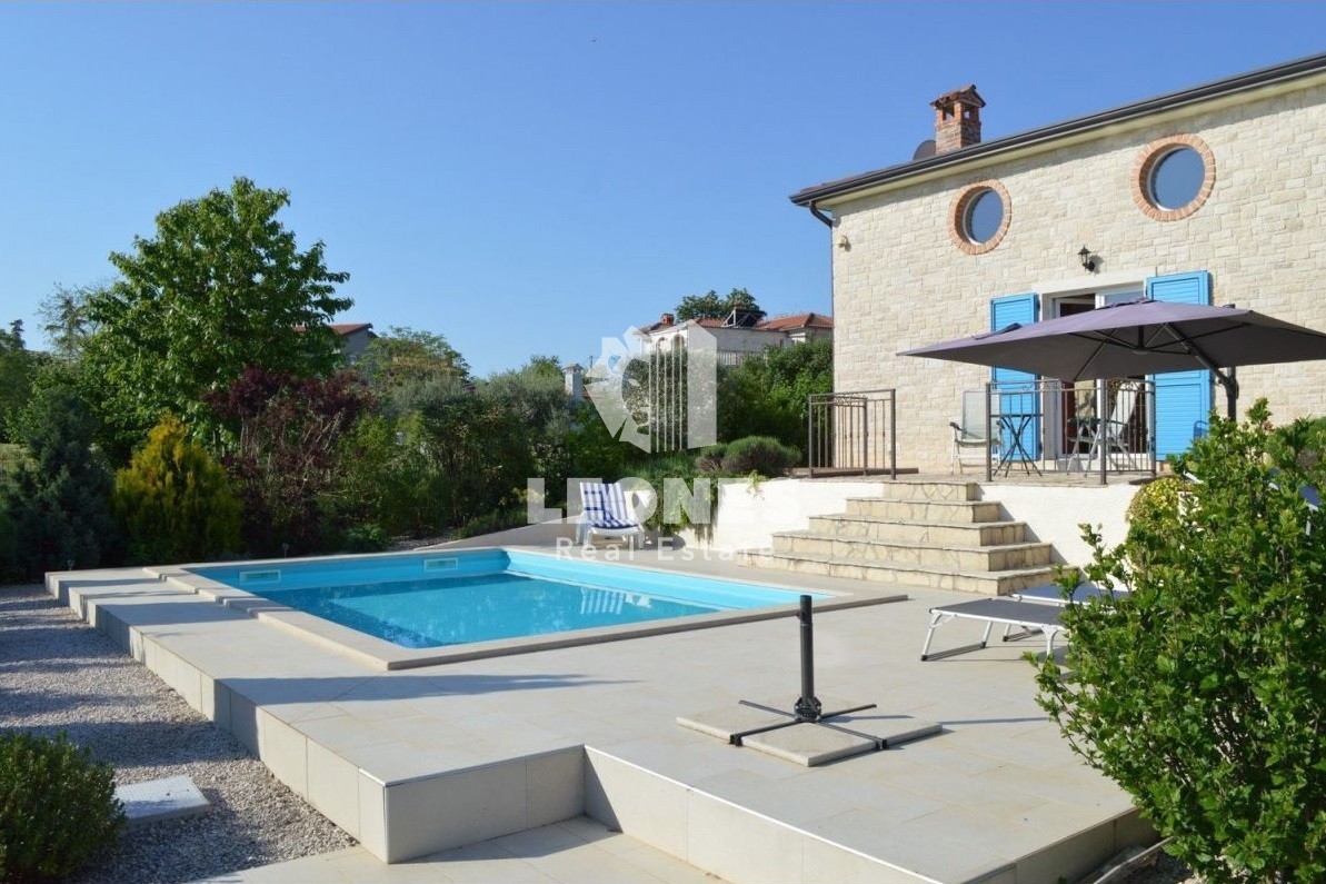 Casa bifamiliare con piscina vicino a Parenzo - Kaštelir