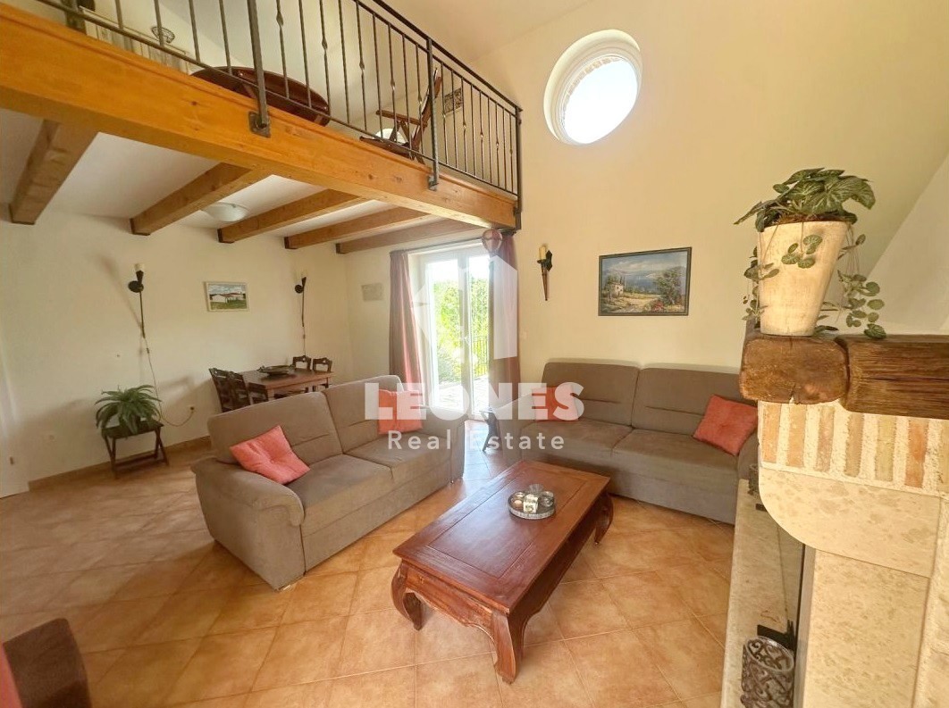 Casa bifamiliare con piscina vicino a Parenzo - Kaštelir