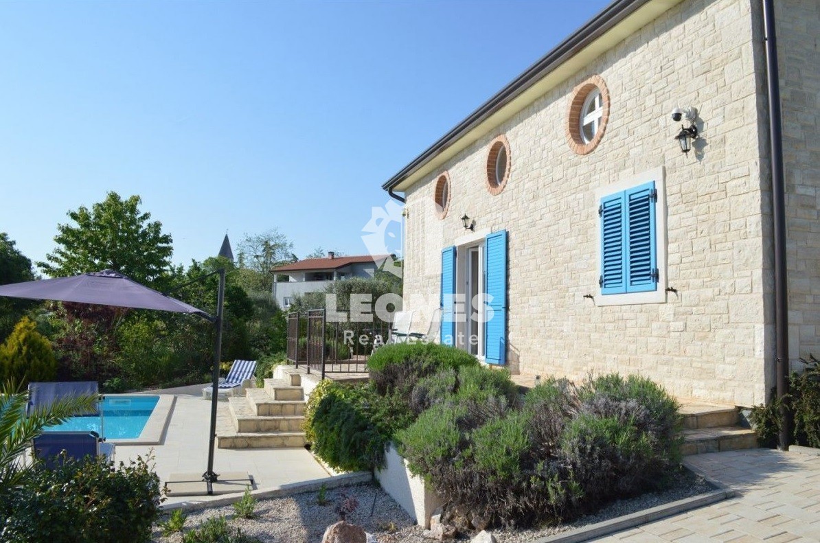 Casa bifamiliare con piscina vicino a Parenzo - Kaštelir