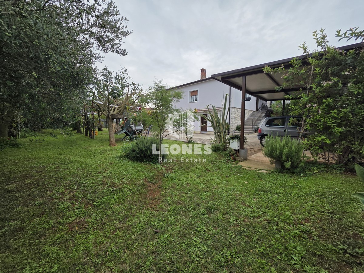 Casa con ampio giardino vicino a Umag - Umago