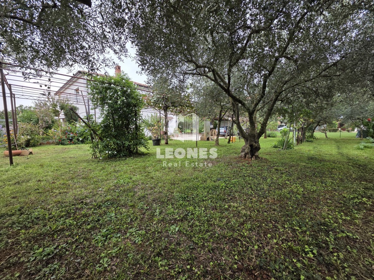 Casa con ampio giardino vicino a Umag - Umago