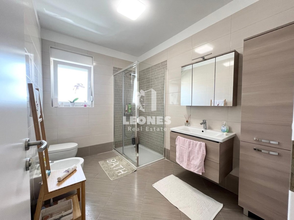 Confortevole appartamento con terrazza panoramica e vista mare a soli 500 metri dal mare a Cittanova