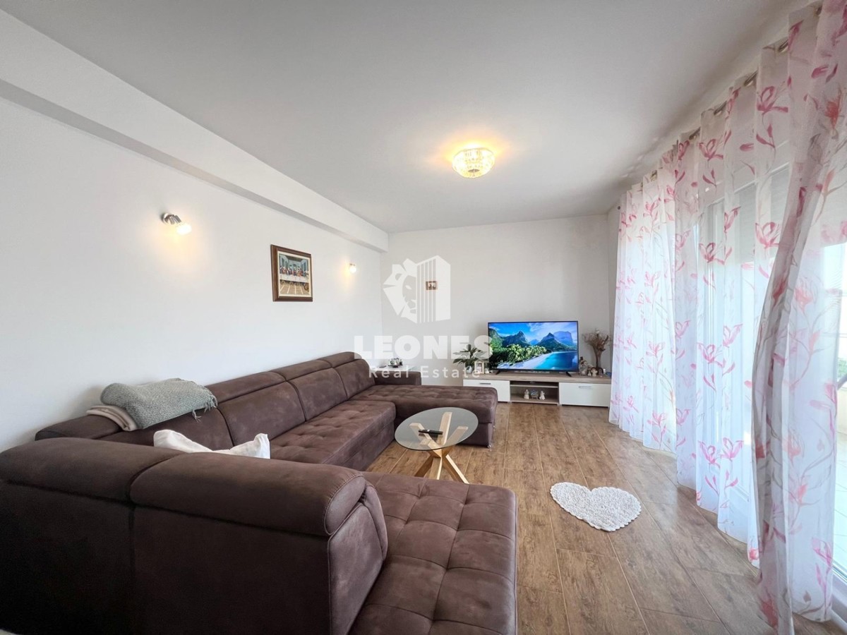 Confortevole appartamento con terrazza panoramica e vista mare a soli 500 metri dal mare a Cittanova