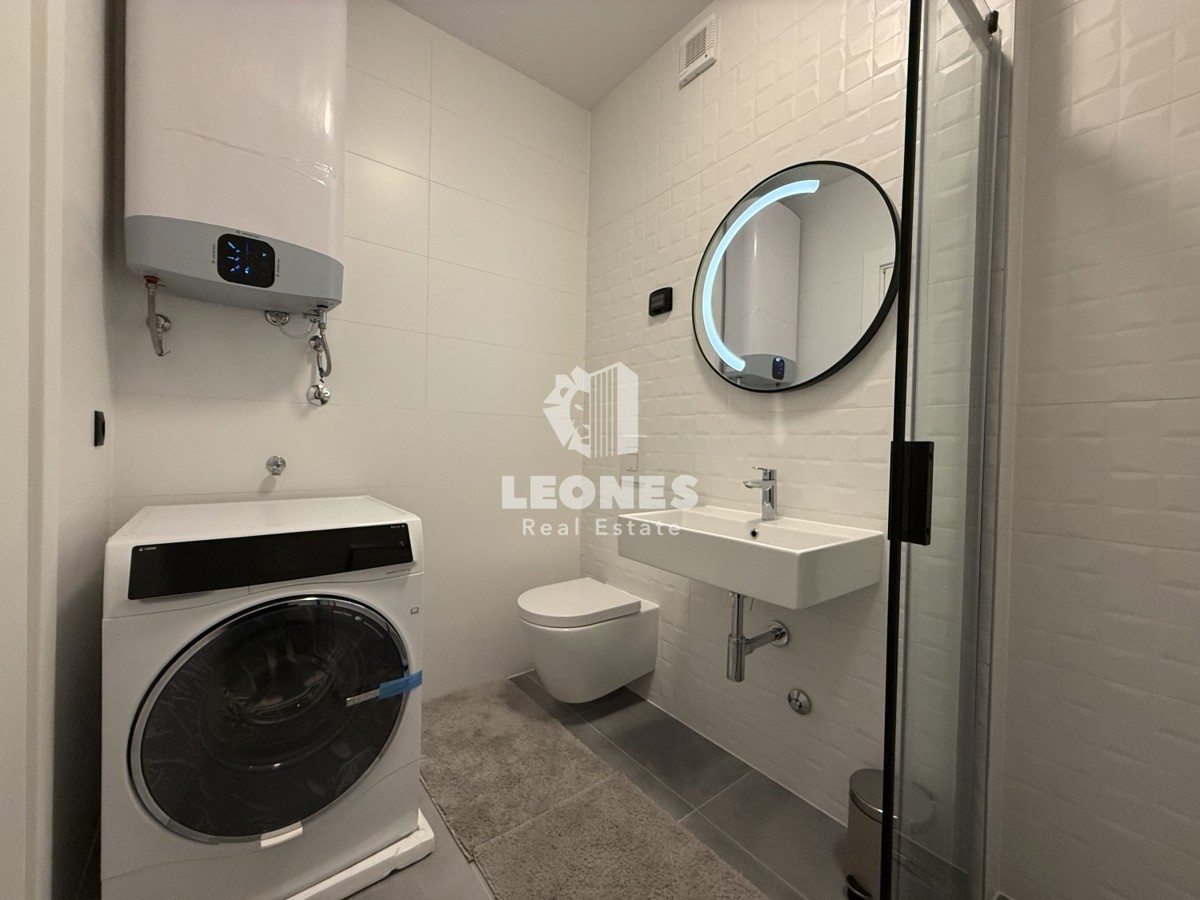 Appartamento modernamente arredato al piano terra di un edificio di nuova costruzione a Umago