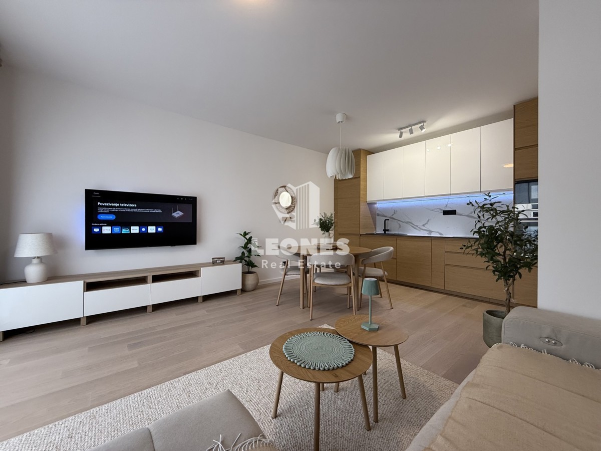 Appartamento modernamente arredato al piano terra di un edificio di nuova costruzione a Umago