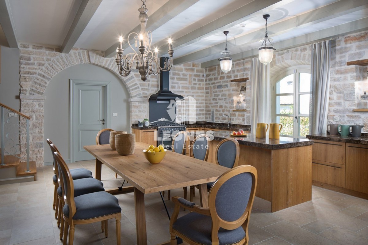 Lussuosa villa in pietra nel cuore dell'Istria - Kanfanar