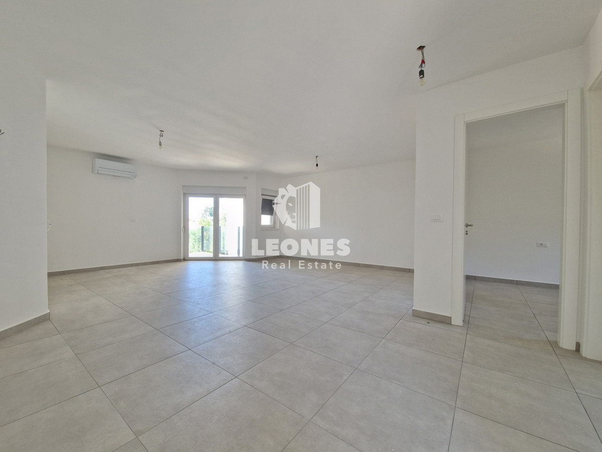 Appartamento moderno con garage vicino al mare ai dintorni di Umag - Umago, Savudrija