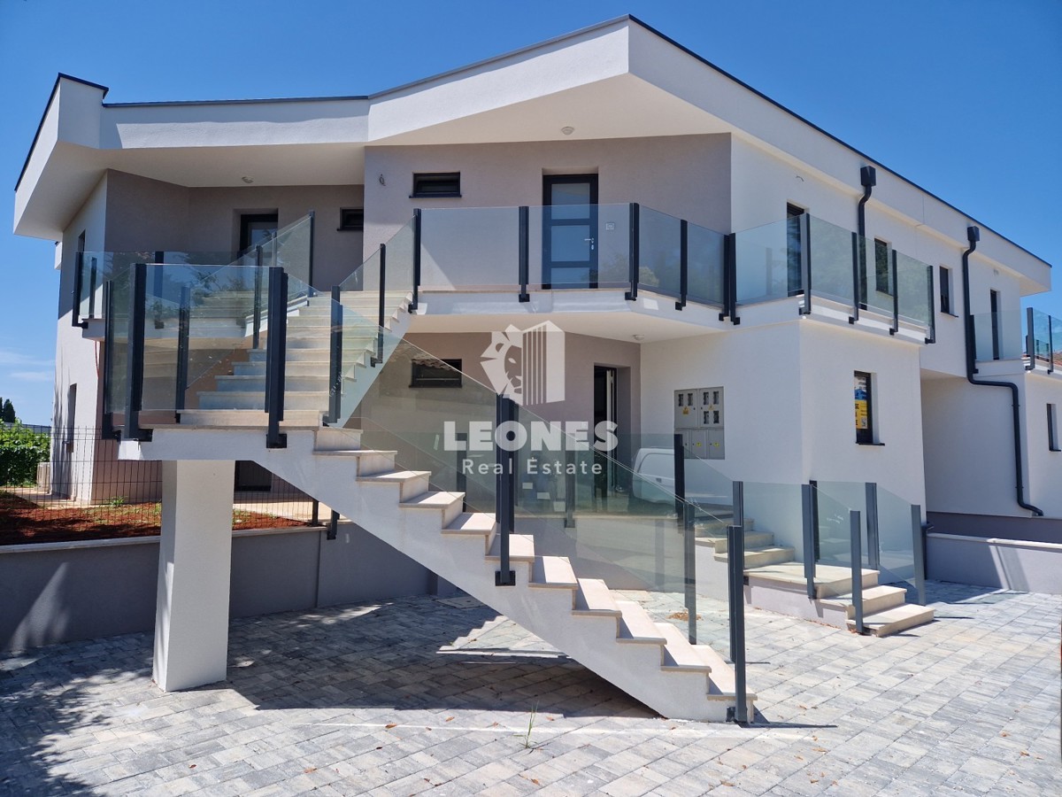 Appartamento moderno con garage vicino al mare ai dintorni di Umag - Umago, Savudrija