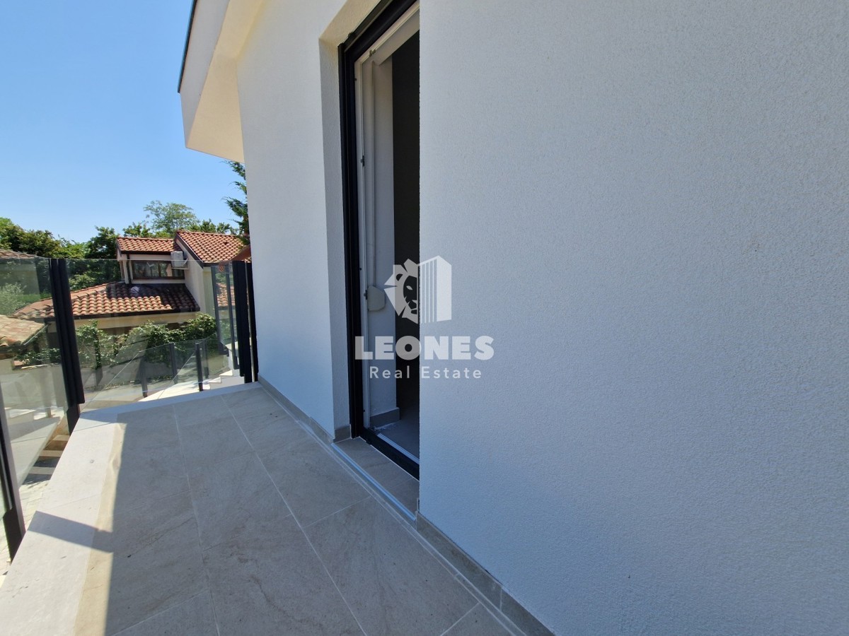 Appartamento moderno con garage vicino al mare ai dintorni di Umag - Umago, Savudrija