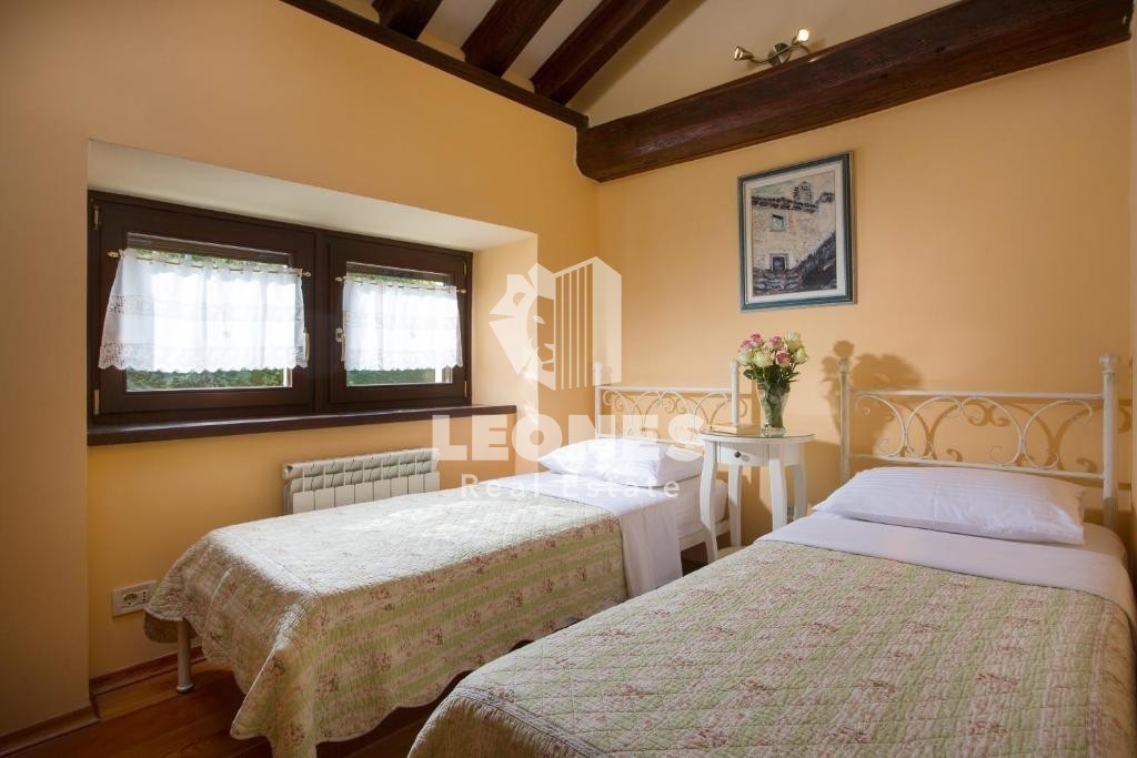 Bellissima villa rustica a Momiano immersa nella natura