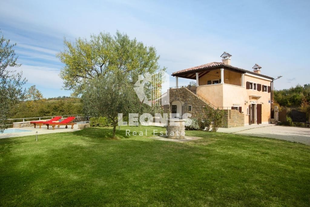Bellissima villa rustica a Momiano immersa nella natura