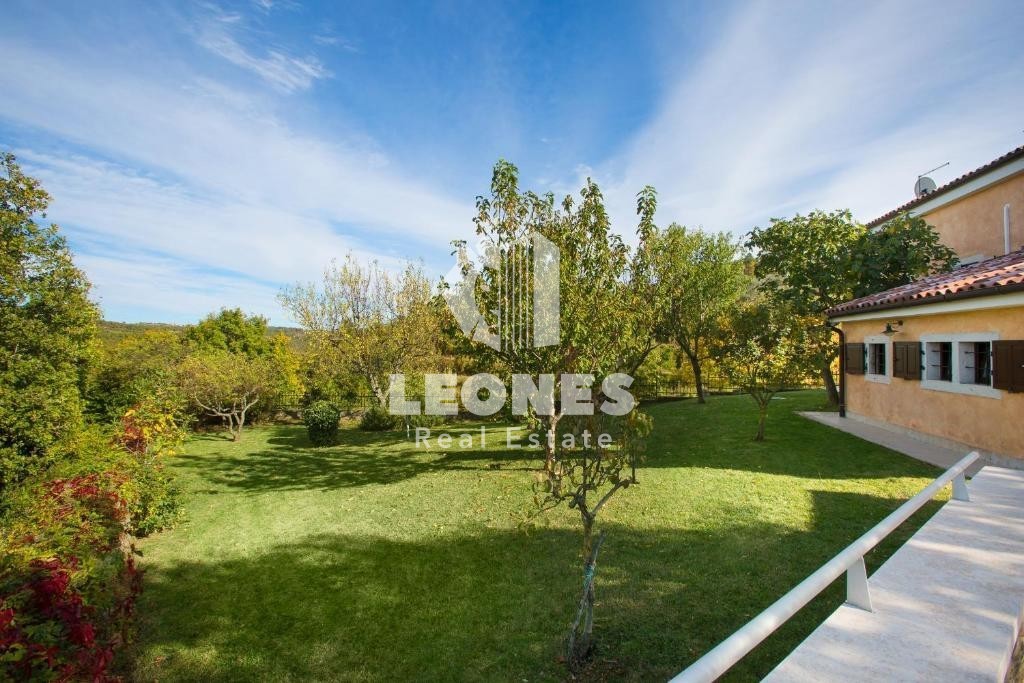 Bellissima villa rustica a Momiano immersa nella natura