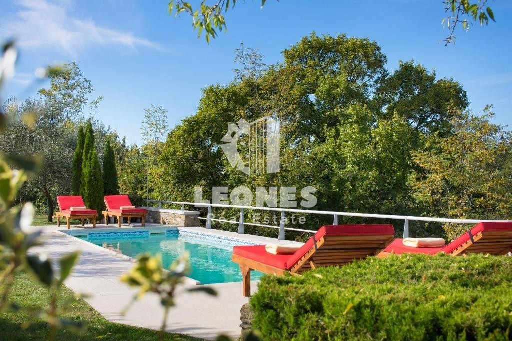 Bellissima villa rustica a Momiano immersa nella natura