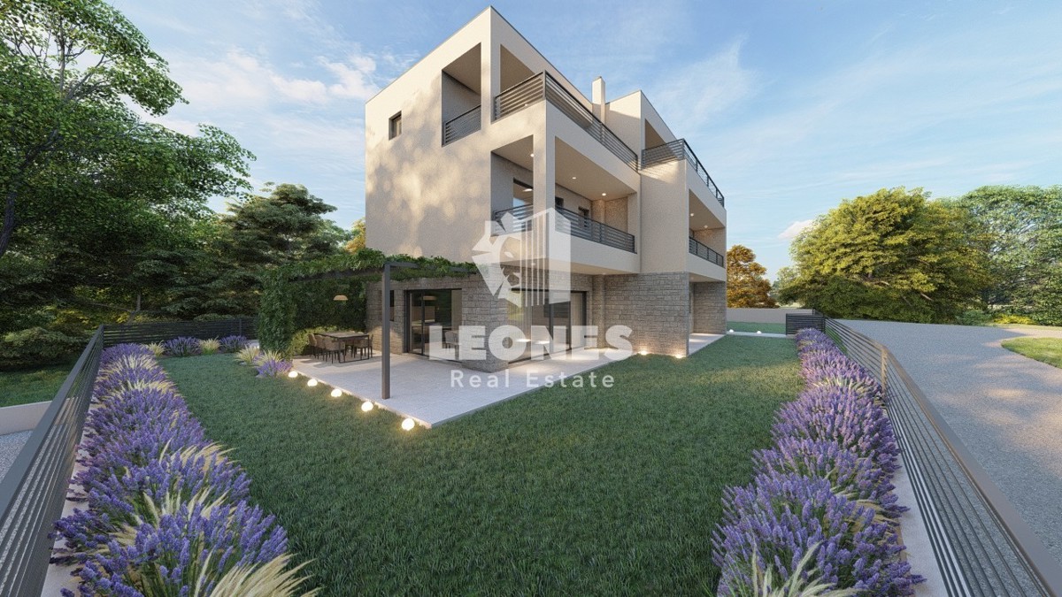 Moderna casa a schiera con piscina e vista mare nelle vicinanze di Umag - Umago