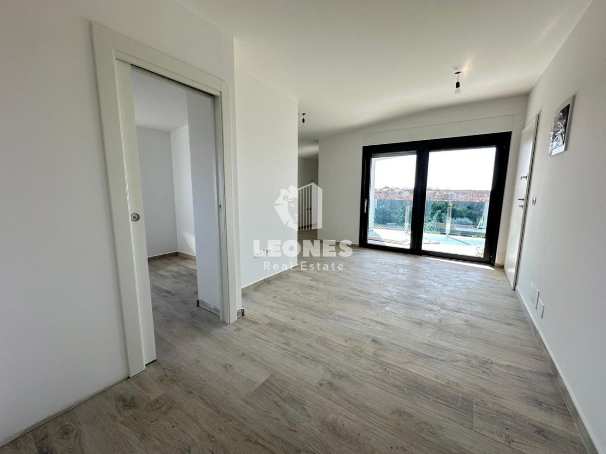 Moderno appartamento al secondo piano con vista sul mare a San Lorenzo, a 200 metri dalla spiaggia
