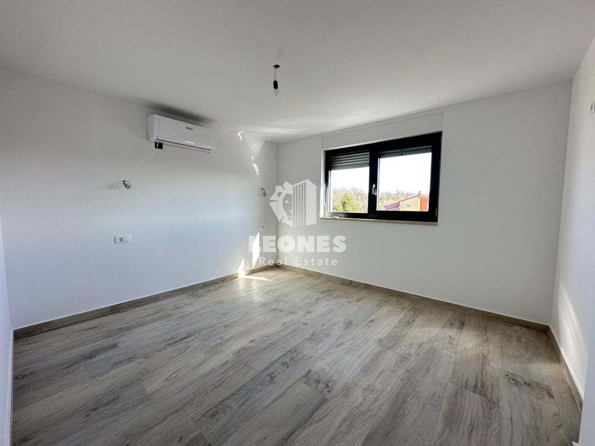 Moderno appartamento al secondo piano con vista sul mare a San Lorenzo, a 200 metri dalla spiaggia