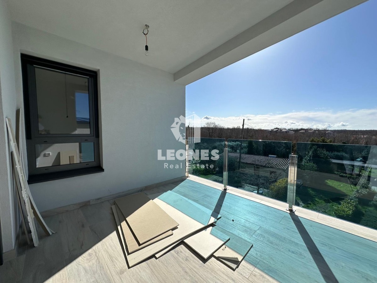 Moderno appartamento al secondo piano con vista sul mare a San Lorenzo, a 200 metri dalla spiaggia
