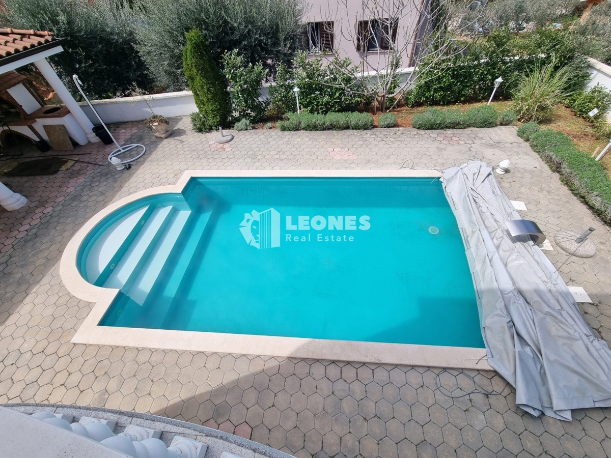 Casa spaziosa con piscina ai dintorni di Umag - Umago