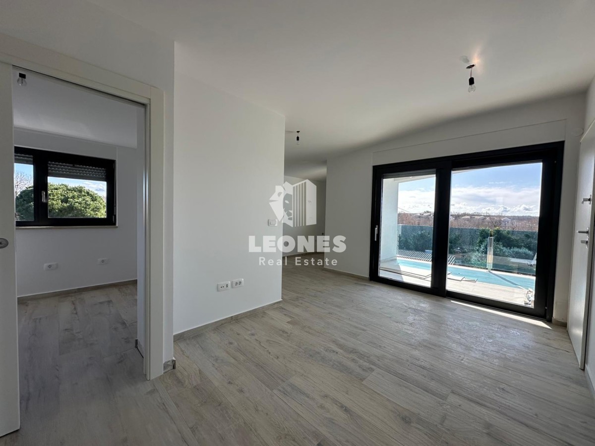Appartamento di qualità con vista mare a Lovrečica in ottima posizione